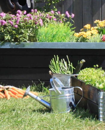 Komplet pakke til 2 højbede inkl. sneglekanter, ukrudtsdug og vækstdug med natur pallerammer